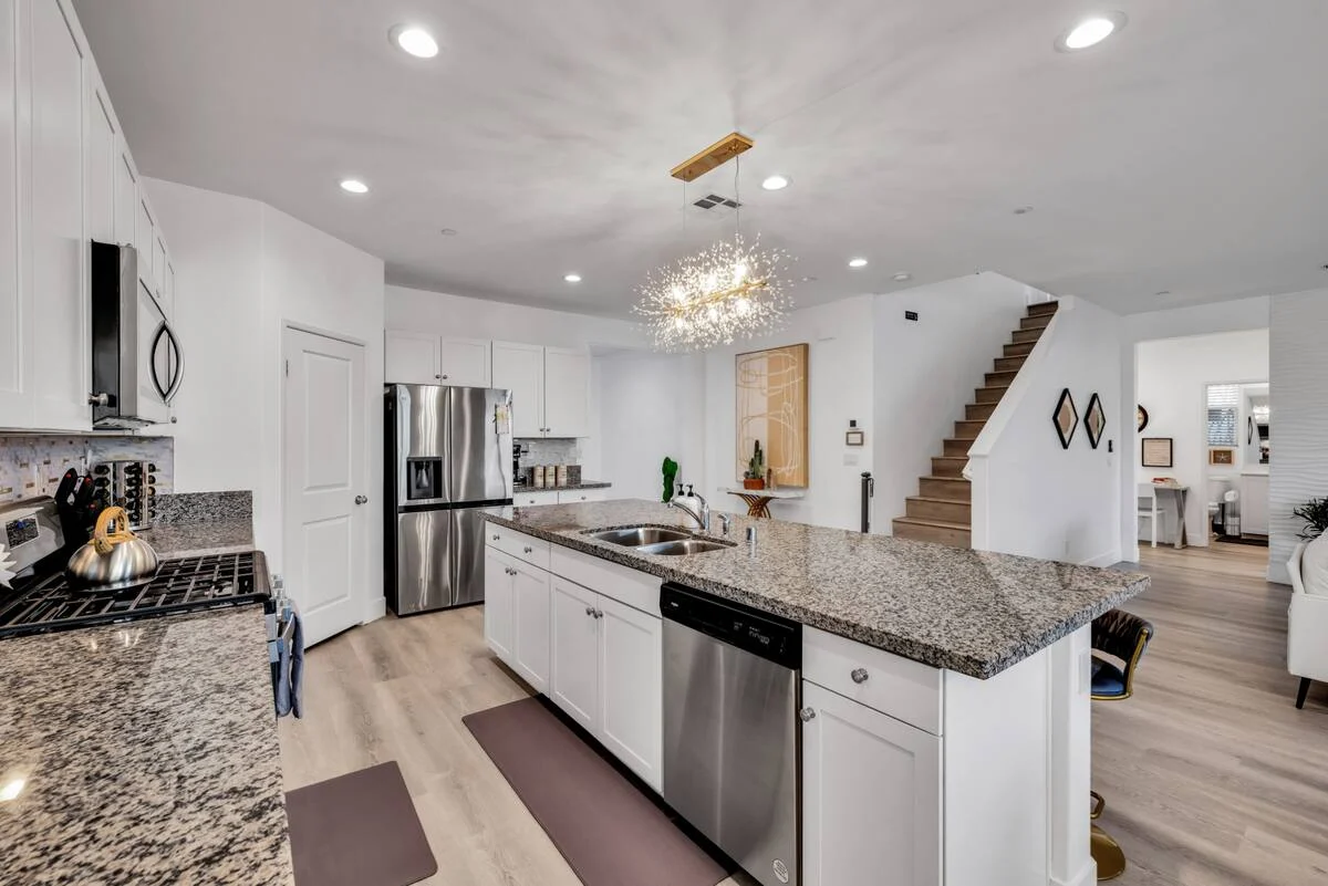 The Clubhouse in Coachella - Full kitchen image 4