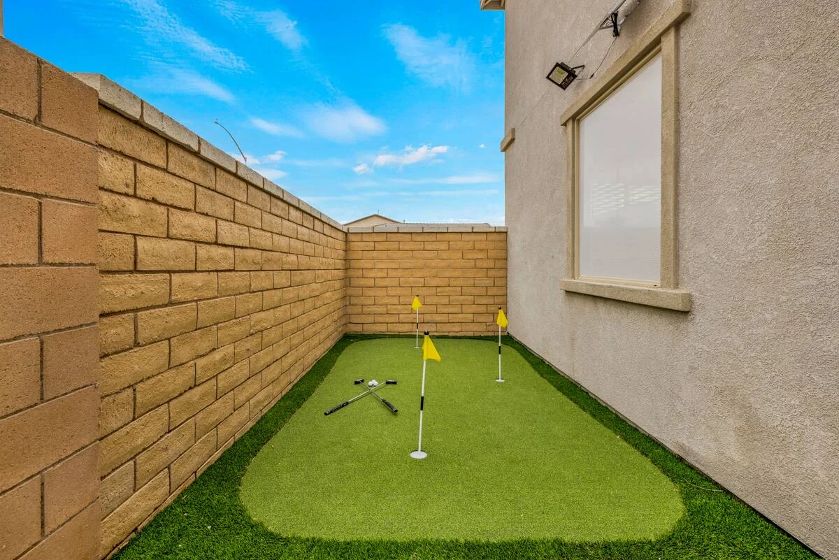 The Clubhouse in Coachella - Back garden image 6