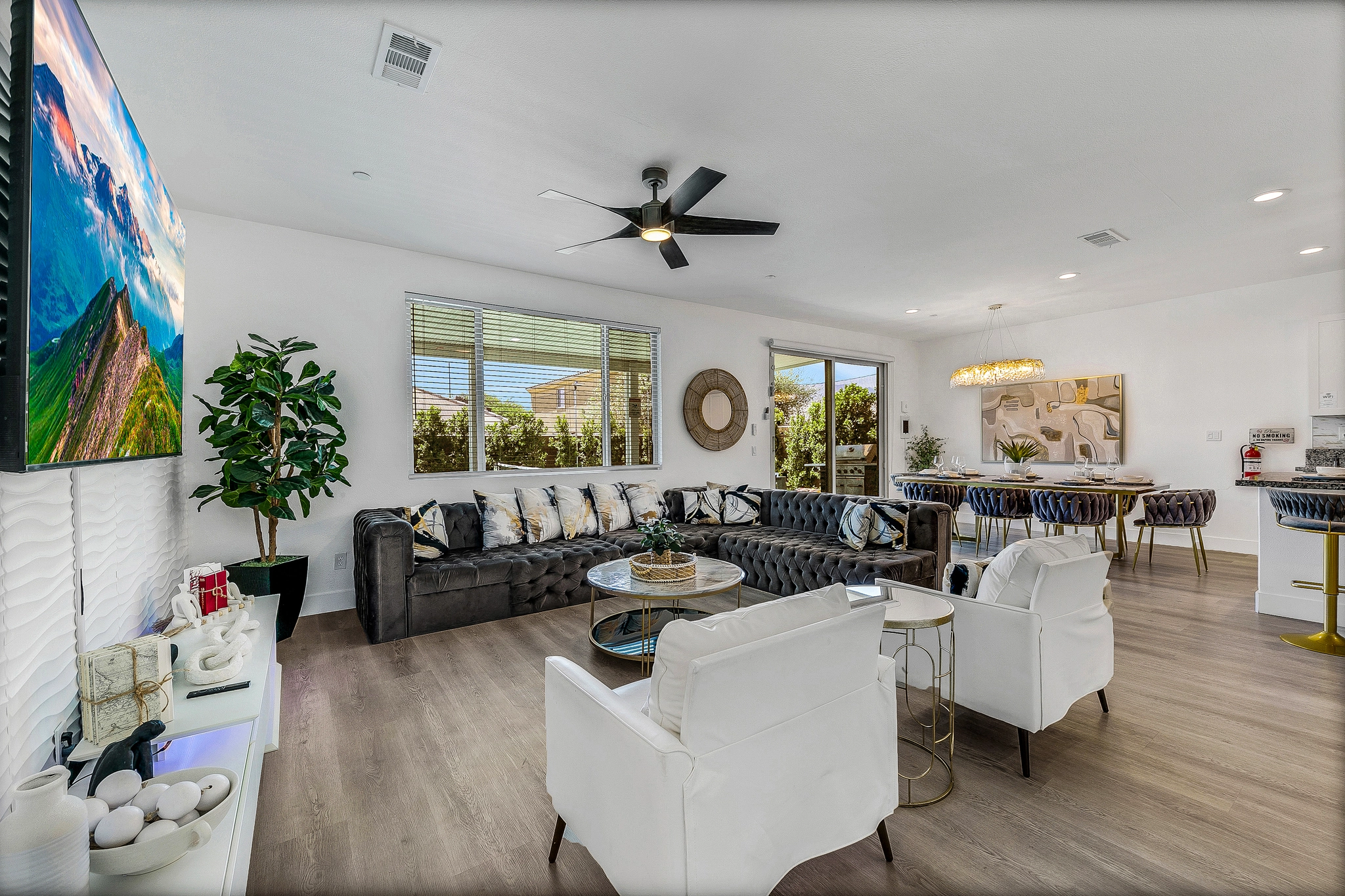 The Clubhouse in Coachella - Living room image 3