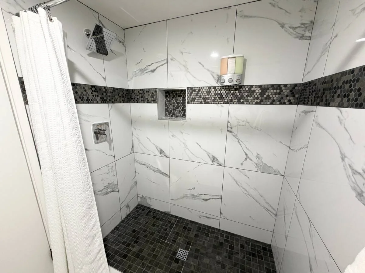 Bermuda Paradise bathroom marble